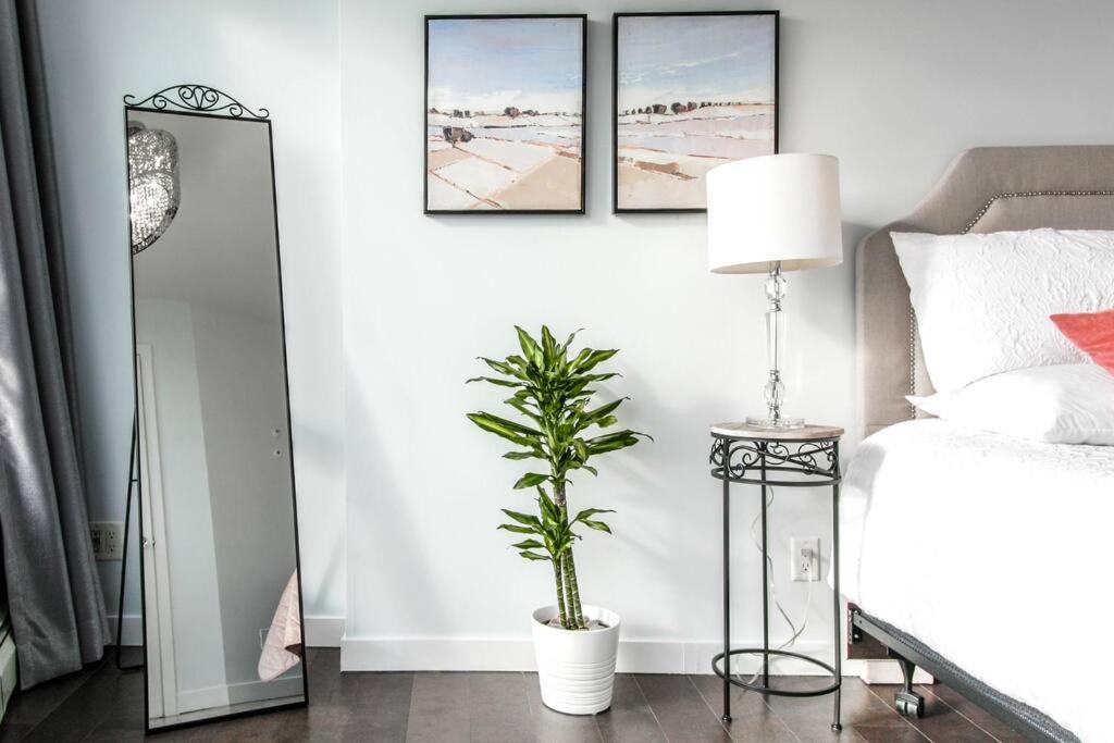 Downtown 1 Bedroom Water View Condo バンクーバー エクステリア 写真
