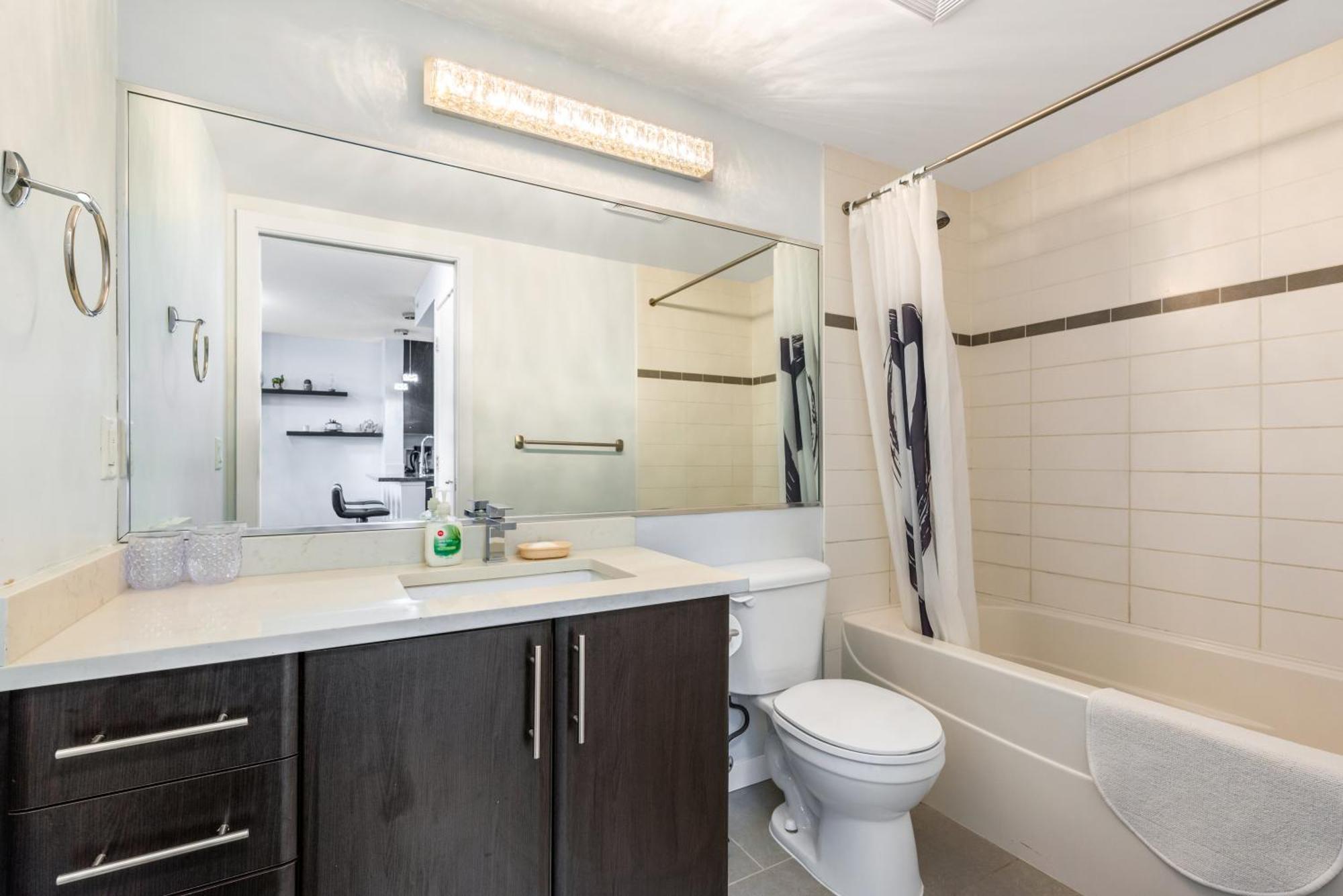 Downtown 1 Bedroom Water View Condo バンクーバー エクステリア 写真